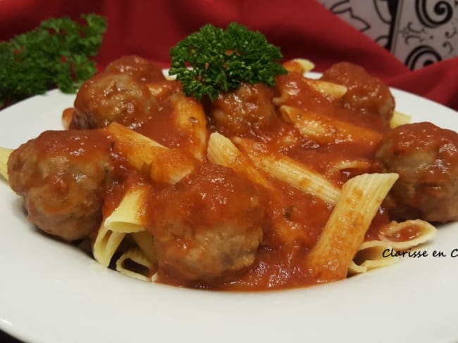 Boulettes de bœuf en sauce tomate pour un diner à l'italienne - Recette