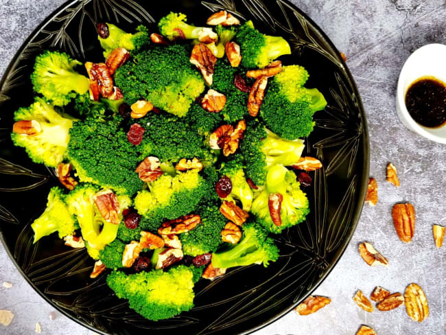 Salade de brocolis à la sauce aigre douce