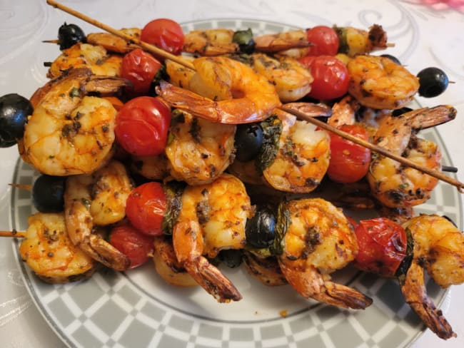 Brochettes de crevettes et olives kalamata