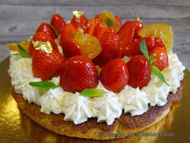 Gâteau facile aux fraises, noisettes, citron et clémentines confites