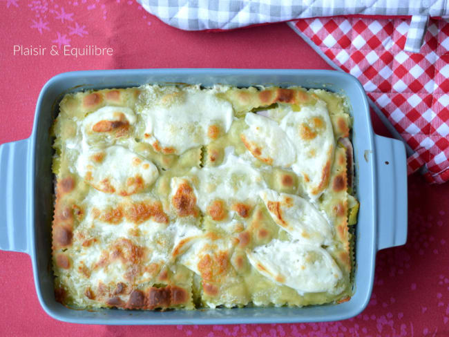 Gratin de ravioles du Dauphiné aux poireaux, mozzarella et jambon