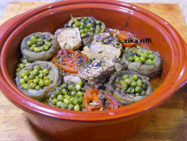 Tajine de petits pois, artichauts et poulet