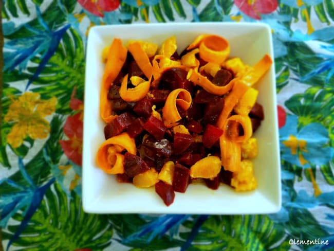 Salade de betteraves, carottes et oranges et vinaigrette au jus d'orange