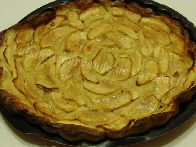 Tarte aux pommes avec base de pâte à crêpes