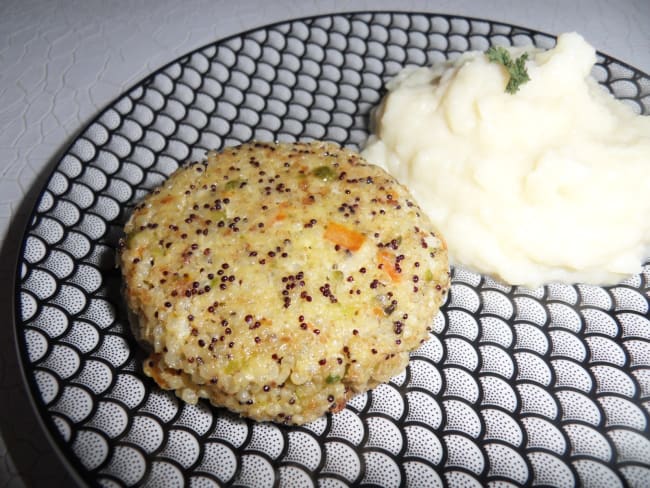 Galettes de quinoa au tofu pour accompagner des crudités