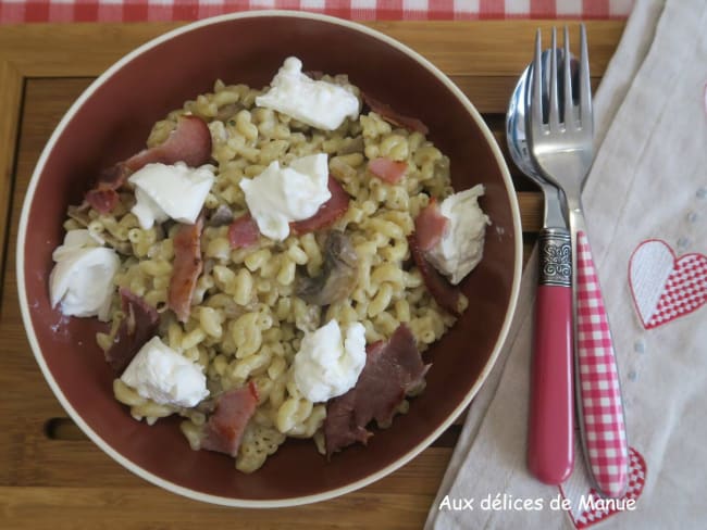 Coquillotto à la poitrine fumée, champignons de Paris et burrata