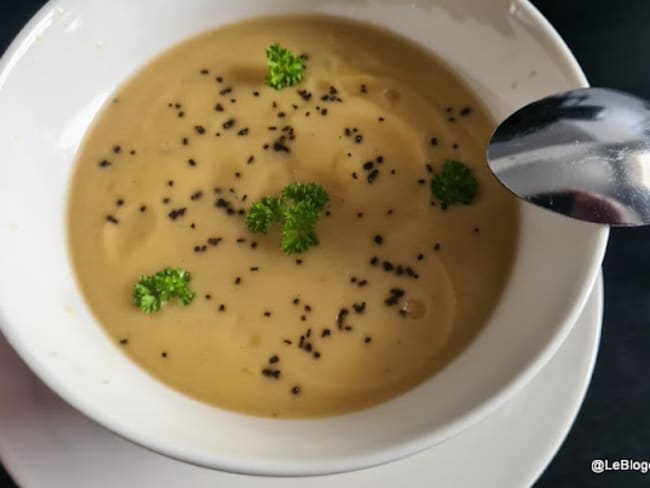 Velouté de chou-fleur au lait de coco