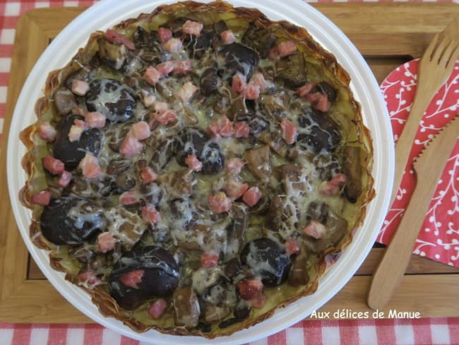 Tarte de pommes de terre aux champignons, poitrine fumée et cancoillotte