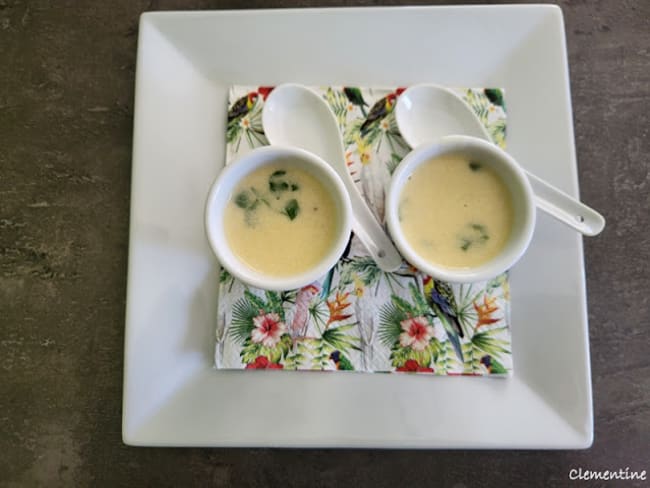 Velouté de pommes de terre, fromage et basilic