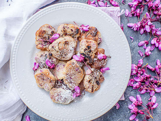 Beignets végétaux aux fleurs de l'arbre de Judée