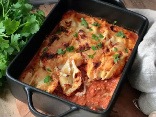 Conchiglioni farcis au comté et à la tomme de Savoie sauce tomate et viande hachée