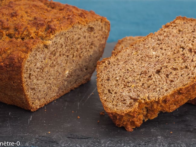 Gâteau du matin à la farine de petit épeautre et à la farine de noisettes