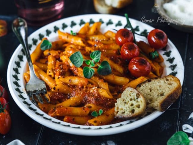 Pâtes penne à la ricotta et sauce tomate marinara