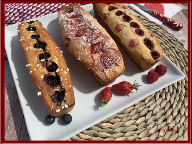 Cakes moelleux à la ricotta et fruits rouges ( myrtilles, fraise, framboises...)