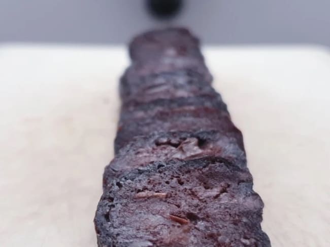 Boudin noir déshydraté pour l'apéro