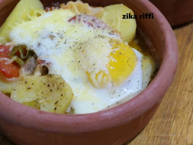 Tajine de pommes de terre façon œufs cocotte