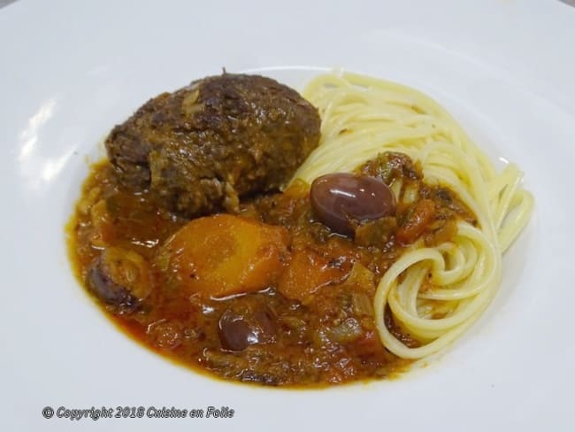 Paupiettes de boeuf à la provençale aux saveurs anisées et aux olives