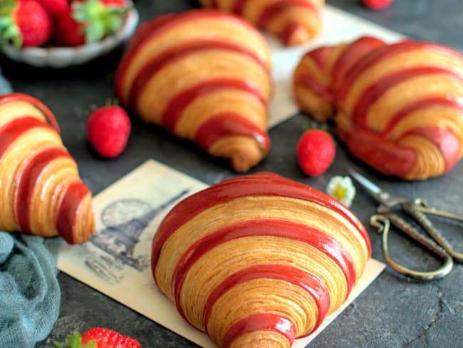 Croissant bicolore à la fraise