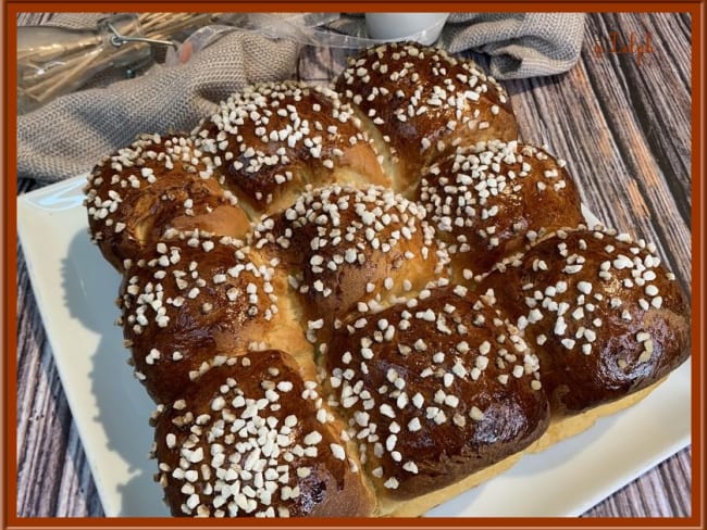 Brioche maison au lait concentré sucré et zestes de citron