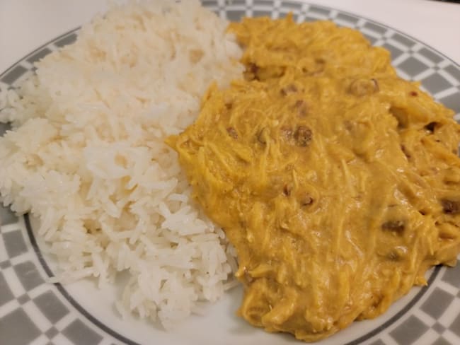 Aji de pollo (aji de gallina)