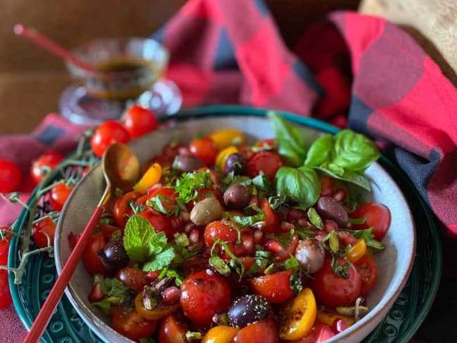 Salade de tomates cerises à la mélasse de grenade