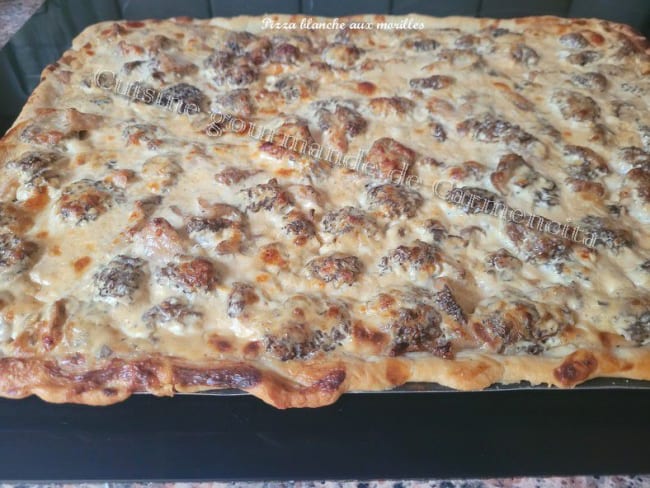 Pizza blanche aux morilles rousses