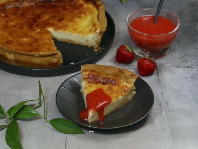 La flaune aveyronnaise au coulis de fraises