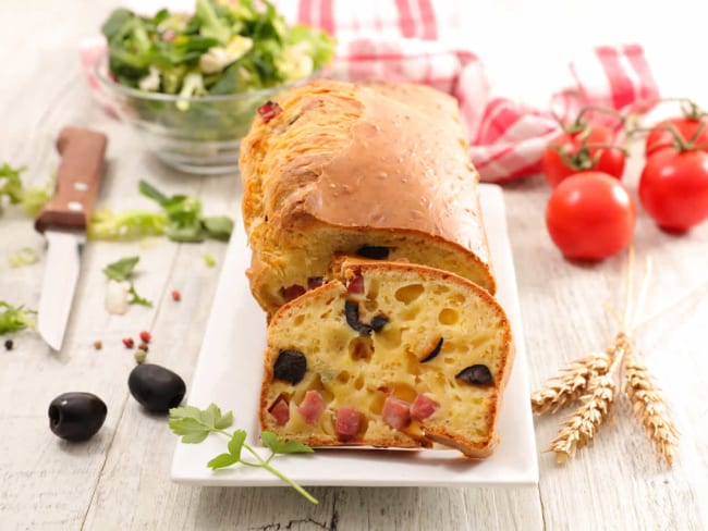 Cake aux olives et jambon