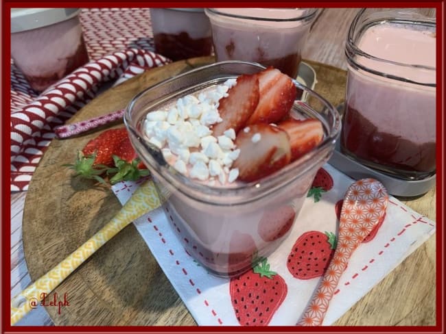 Yaourts maison au coulis de fraises