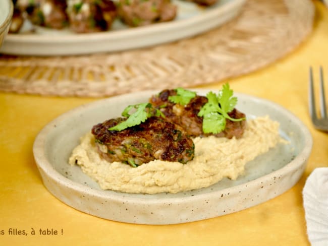 Boulettes keftas au boeuf et houmous