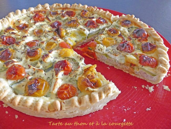 Tarte au thon, à la courgette et aux tomates cerises