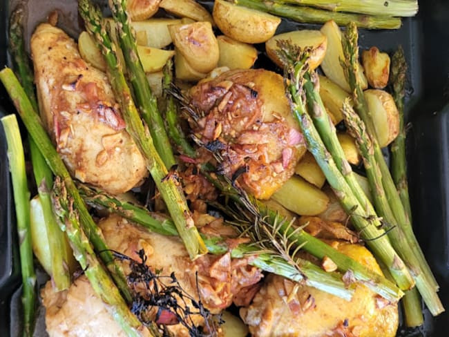 Poulet au miel et citron, pommes de terre de l'ïle de Noirmoutier et asperges rôties