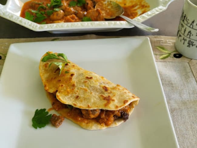 Boulettes de viande épicées d'après Claudia Roden, et flat bread