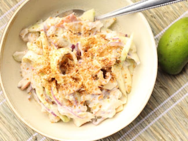 Salade de poisson séché et de mangue verte comme aux Philippines