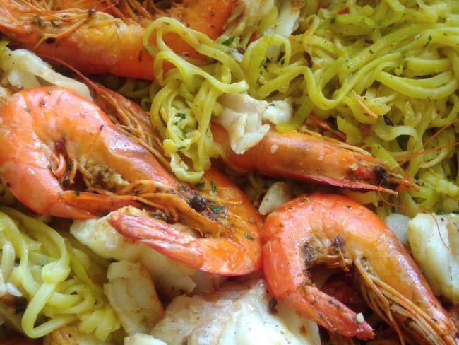 Spaghetti de courgettes et crevettes au beurre citronné