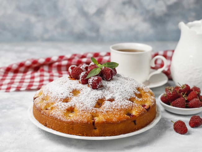 Cake acidulé aux framboises et yaourt