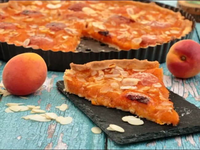 Tarte feuilletée à la compotée d'abricots vanillée