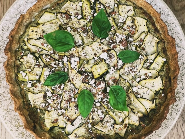 Tarte aux courgettes marinées sur fond de pesto de courgettes