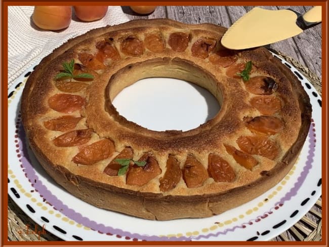 Tarte couronne amandine abricot et menthe