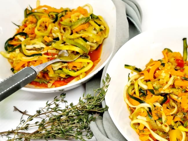 Spaghettis de légumes sauce poivron - recette vegan