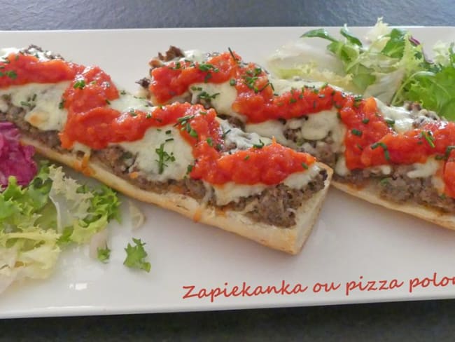 Zapiekanka ou pizza polonaise