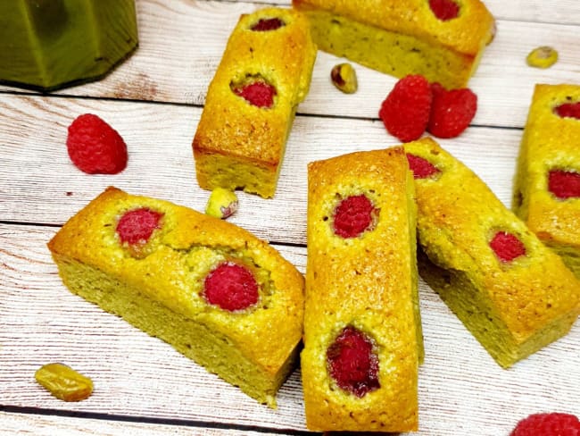 Financiers pistache et framboises pour le goûter