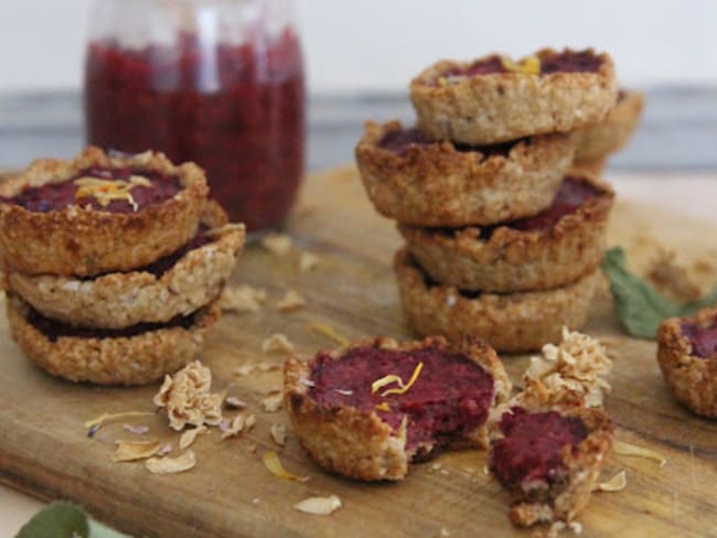 Mini-tartelettes à la framboise coque en chocolat pour le goûter