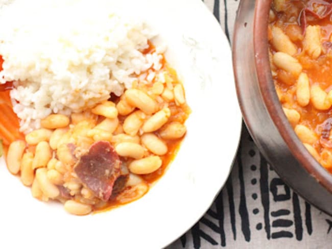 Haricots blancs mijotés à la tomate et au pastirma