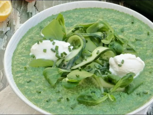 Gaspacho de mâche concombre et citron au yaourt grec