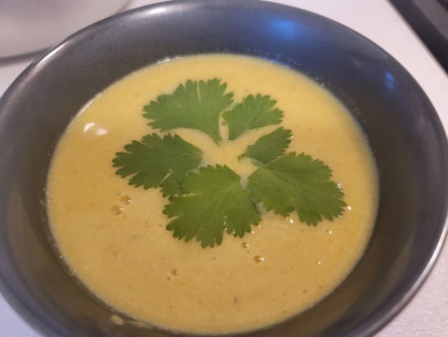 Potage au chou-fleur curcuma et cumin