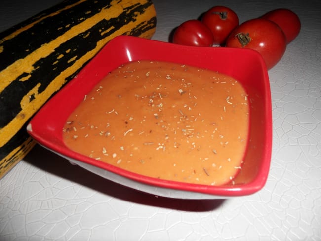 Gaspacho de tomates, courgettes et poivron