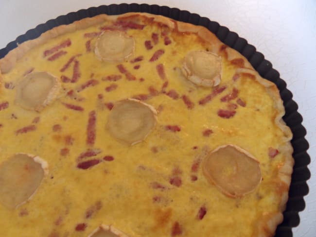 Tarte feuilletée au fromage de chèvre et aux lardons