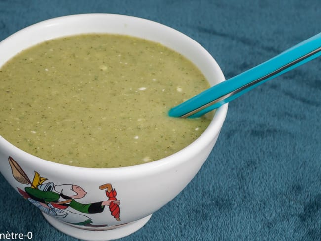 Velouté de courgettes au bouillon de volaille maison