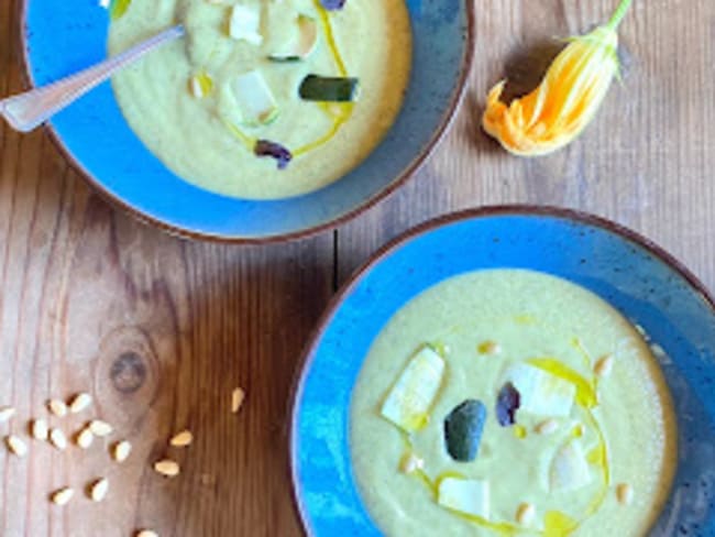 Soupe froide de courgettes au lait de coco vegan